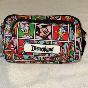 DISNEYLAND RESORT EXCLUSIVE MICKEY&FRIENDS Crossbody/Belt Bag.